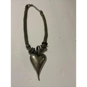Vintage Sharp Heart Gold Tone Pendant Elegant Necklace 19 inch